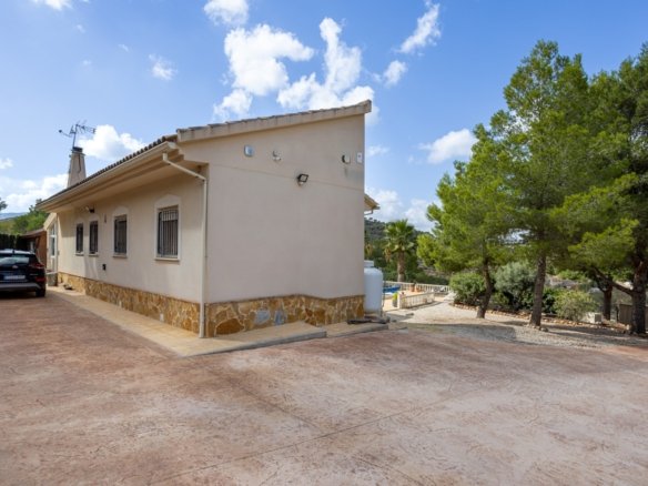 4 Bedroom 2 Bathroom Villa in La Zarza - Caza De Casa