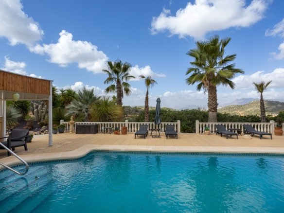 4 Bedroom 2 Bathroom Villa in La Zarza - Caza De Casa