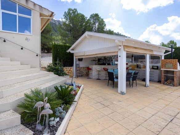 4 Bedroom 2 Bathroom Villa in La Zarza - Caza De Casa