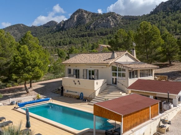 4 Bedroom 2 Bathroom Villa in La Zarza - Caza De Casa