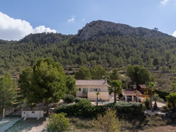 4 Bedroom 2 Bathroom Villa in La Zarza - Caza De Casa