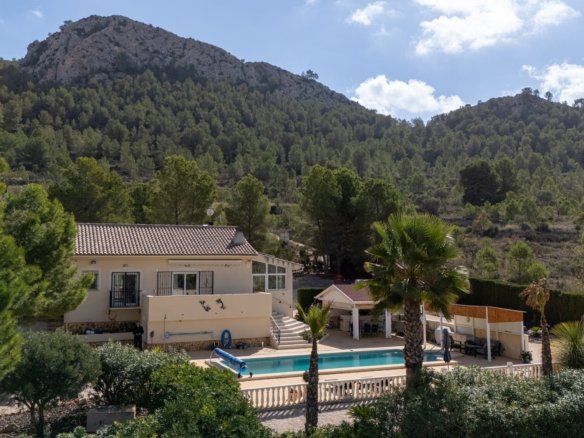 4 Bedroom 2 Bathroom Villa in La Zarza - Caza De Casa