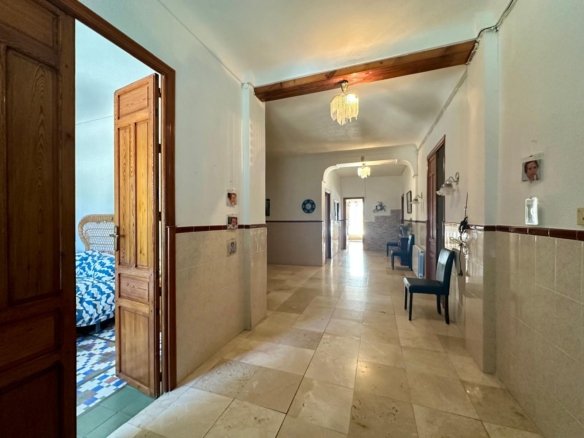 5 Bedroom 2 Bathroom Villa in Torre Del Rico - Caza De Casa