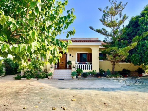 4 Bed 2 Bath Villa in Daya Vieja - Caza De Casa