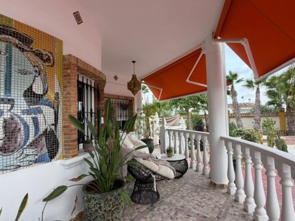 4 Bedroom 3 Bathroom Finca in Catral - Caza De Casa