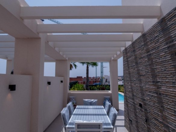 3 Bedroom 2 Bathroom Villa in Algorfa - Caza De Casa