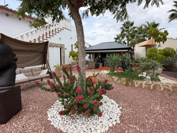 4 Bedroom 3 Bathroom Finca in Catral - Caza De Casa