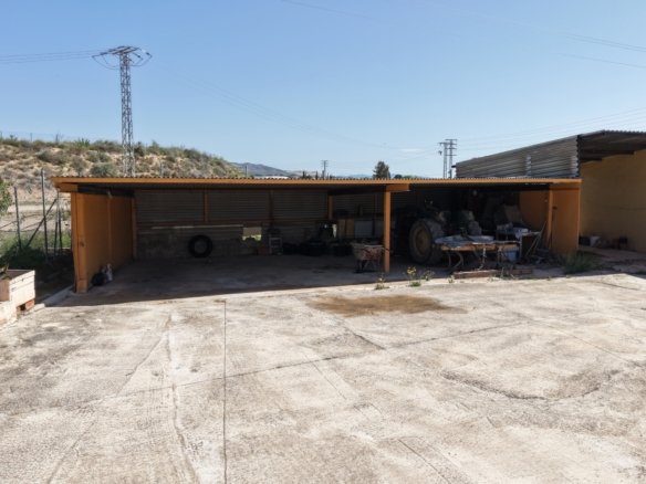 6 Bedroom 3 Bathroom Country House in Yecla - Caza De Casa