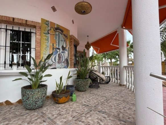 4 Bedroom 3 Bathroom Finca in Catral - Caza De Casa