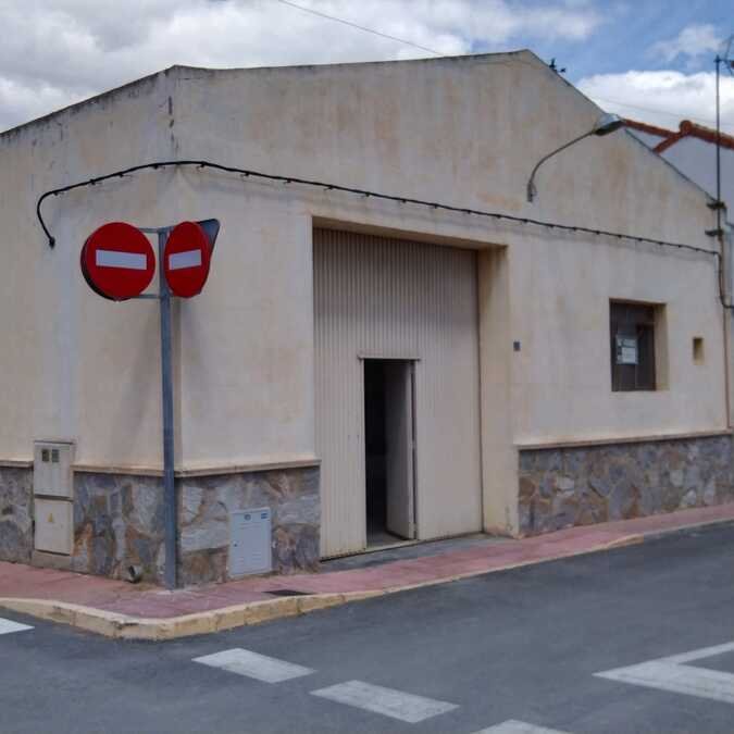 1 Bathroom Commercial in Daya Vieja - Caza De Casa