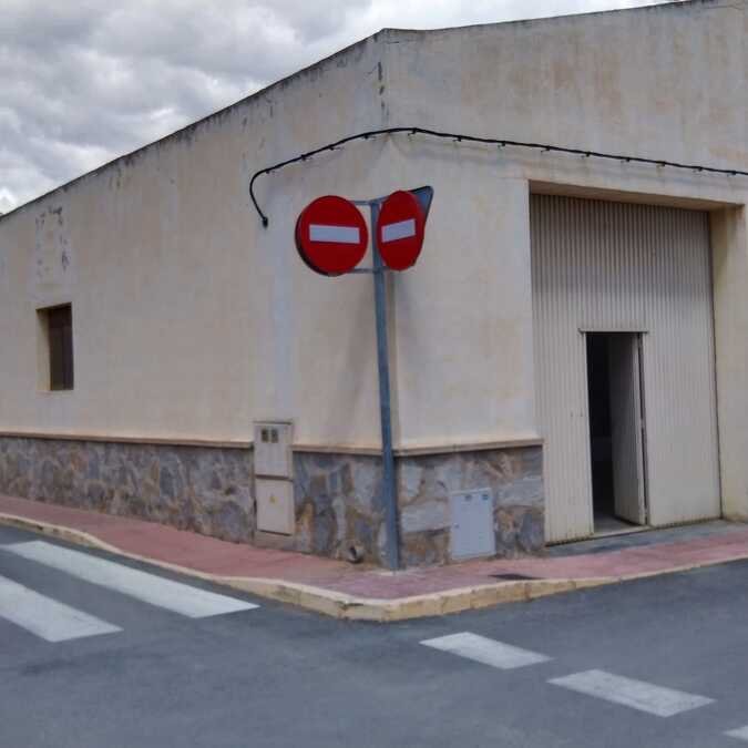 1 Bathroom Commercial in Daya Vieja - Caza De Casa