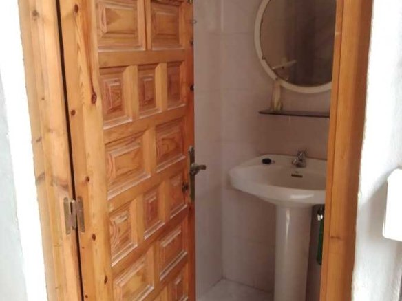 1 Bathroom Commercial in Daya Vieja - Caza De Casa