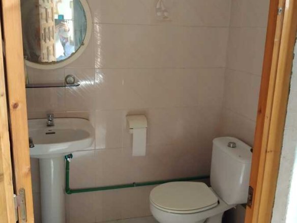 1 Bathroom Commercial in Daya Vieja - Caza De Casa