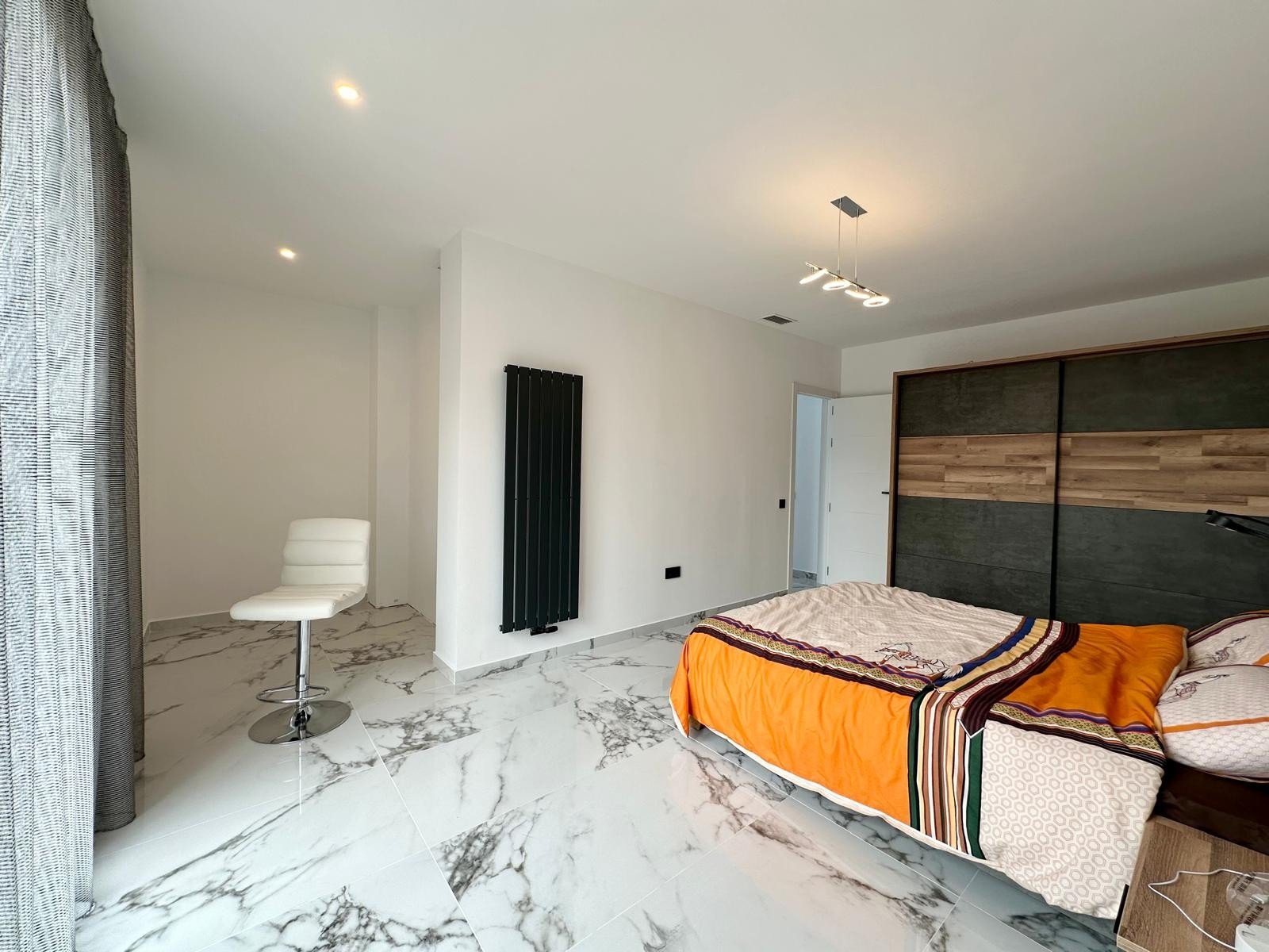 5 Bedroom 3 Bathroom Villa in Petrer - Caza De Casa