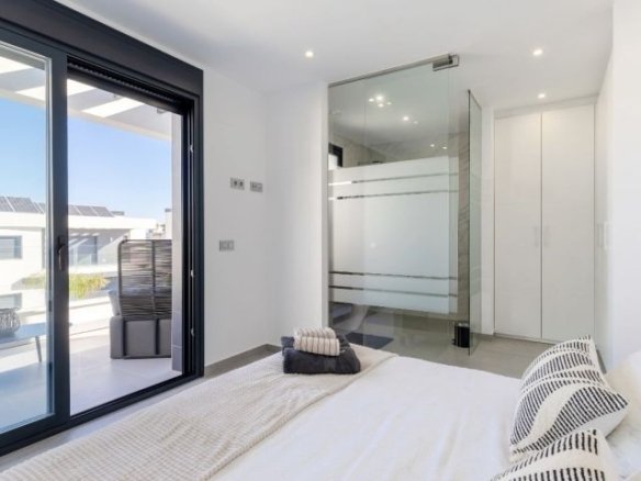 3 Bedroom 2 Bathroom Villa in Algorfa - Caza De Casa