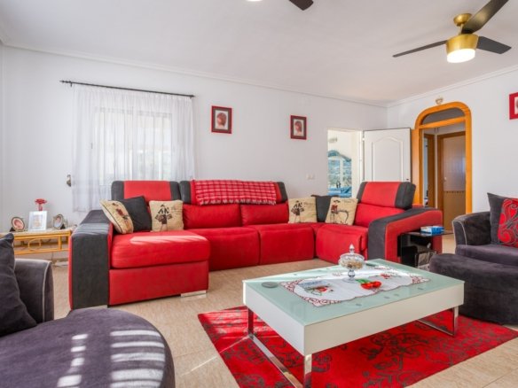 3 Bedroom 2 Bathroom Country House in La Zarza - Caza De Casa