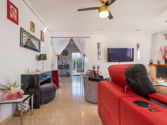 3 Bedroom 2 Bathroom Country House in La Zarza - Caza De Casa