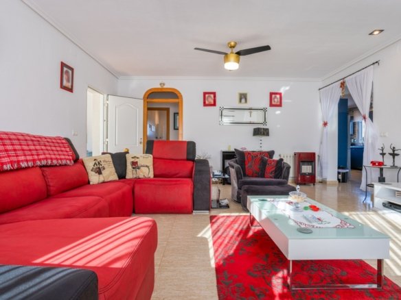3 Bedroom 2 Bathroom Country House in La Zarza - Caza De Casa