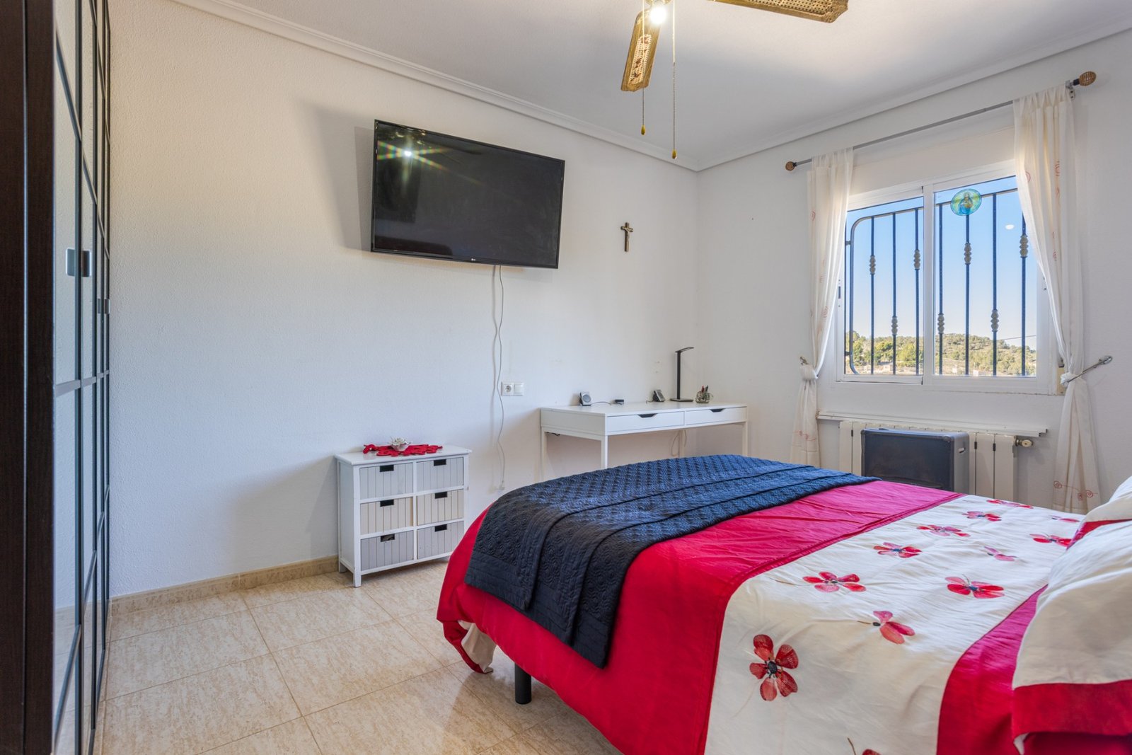 1227975_699d5b5258fa7 3 Bedroom 2 Bathroom Country House in La Zarza - Caza De Casa