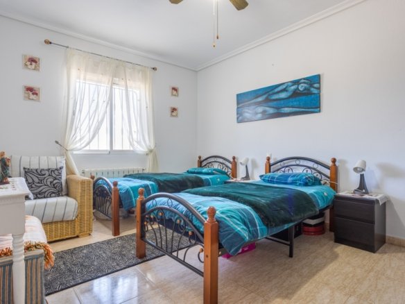 3 Bedroom 2 Bathroom Country House in La Zarza - Caza De Casa
