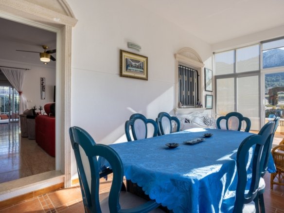 3 Bedroom 2 Bathroom Country House in La Zarza - Caza De Casa