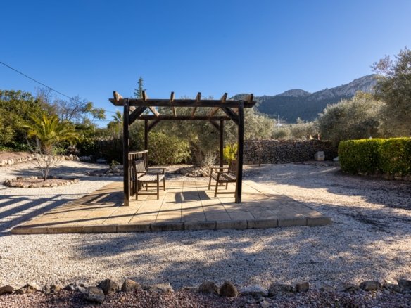 3 Bedroom 2 Bathroom Country House in La Zarza - Caza De Casa