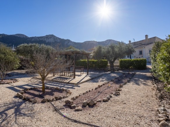 3 Bedroom 2 Bathroom Country House in La Zarza - Caza De Casa