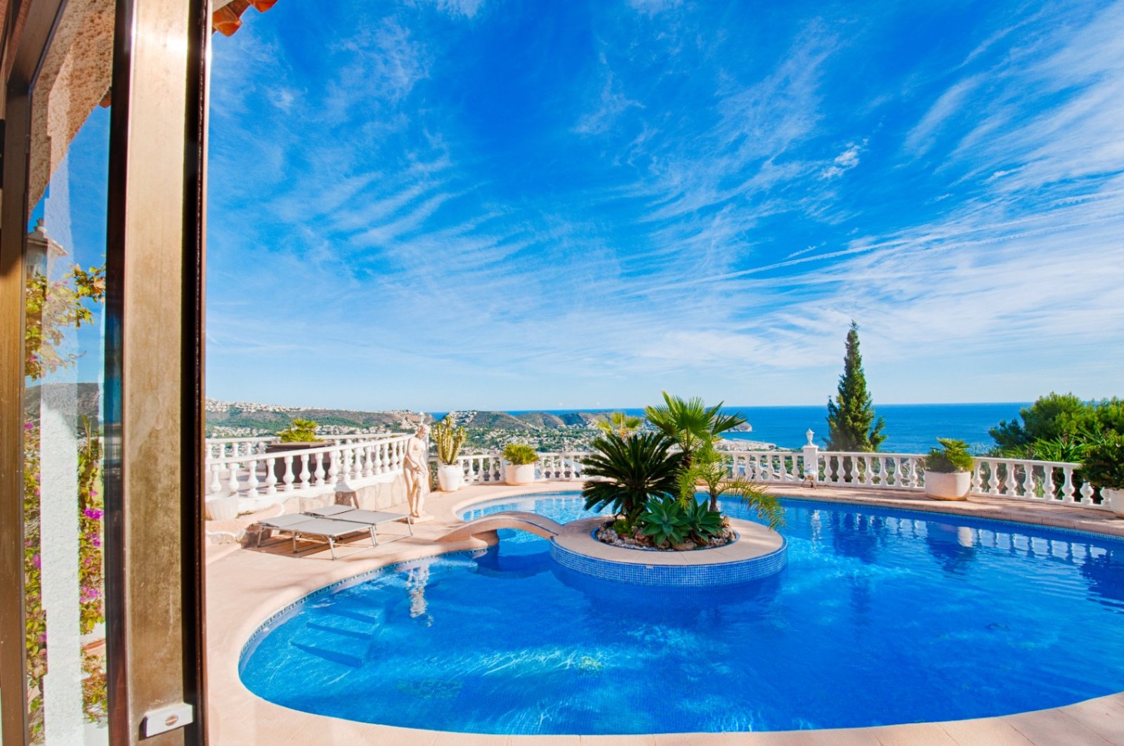 3 Bedroom 2 Bathroom villa in Moraira - Caza De Casa