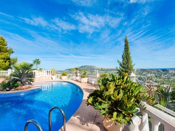 3 Bedroom 2 Bathroom villa in Moraira - Caza De Casa