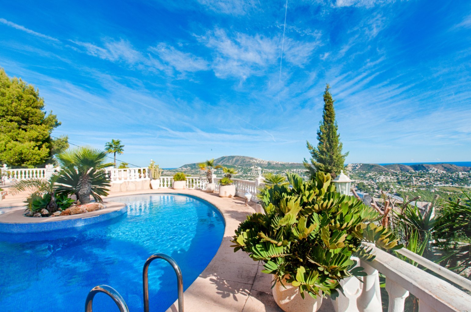 3 Bedroom 2 Bathroom villa in Moraira - Caza De Casa