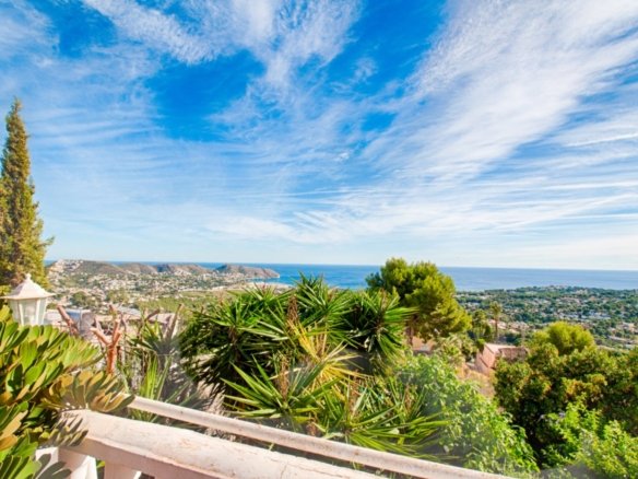 3 Bedroom 2 Bathroom villa in Moraira - Caza De Casa