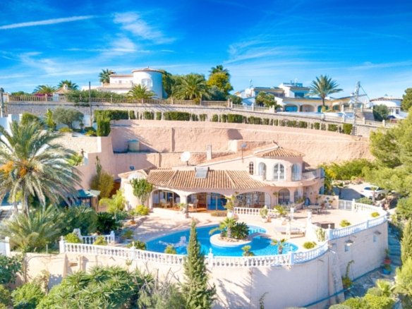 3 Bedroom 2 Bathroom villa in Moraira - Caza De Casa