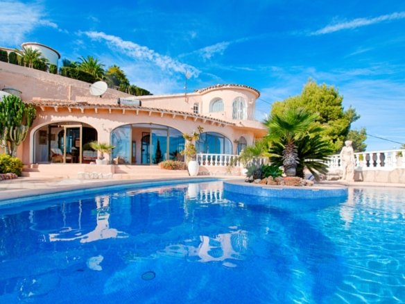 3 Bedroom 2 Bathroom villa in Moraira - Caza De Casa