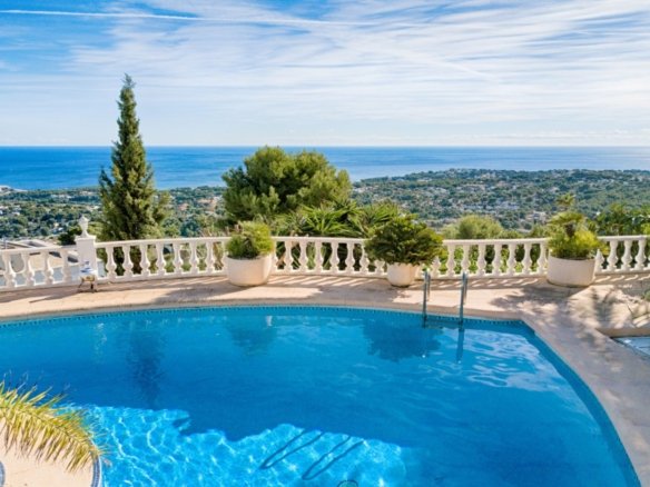 3 Bedroom 2 Bathroom villa in Moraira - Caza De Casa