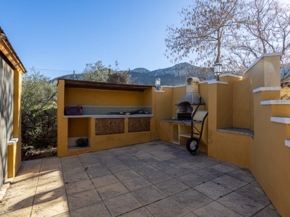 3 Bedroom 2 Bathroom Country House in La Zarza - Caza De Casa
