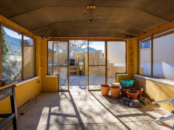 3 Bedroom 2 Bathroom Country House in La Zarza - Caza De Casa