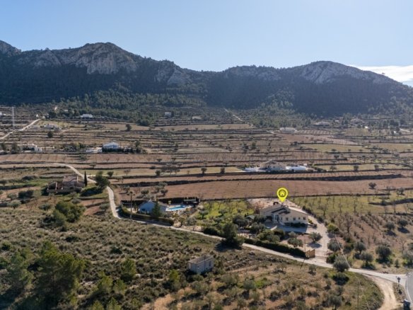 3 Bedroom 2 Bathroom Country House in La Zarza - Caza De Casa