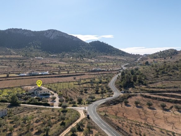 3 Bedroom 2 Bathroom Country House in La Zarza - Caza De Casa