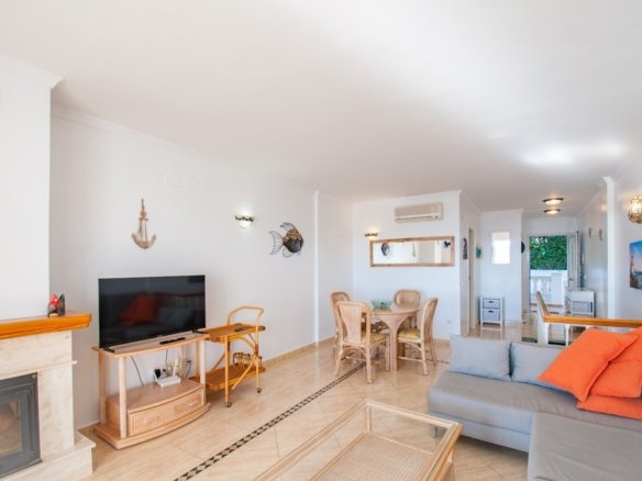 2 Bedroom 1 Bathroom apartment in Moraira - Caza De Casa