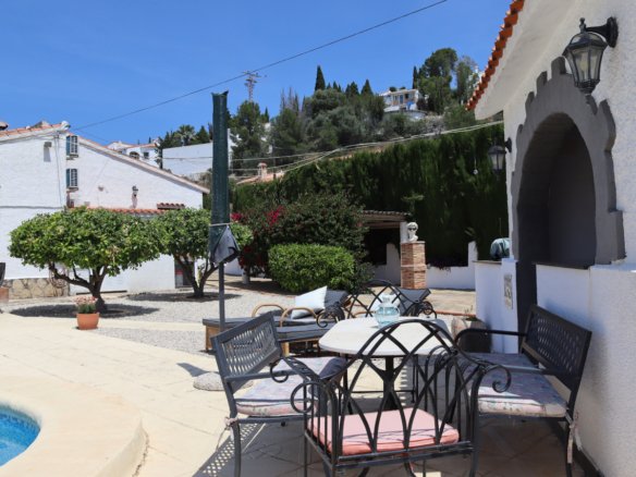 4 Bedroom 3 Bathroom Villa in Orba - Caza De Casa