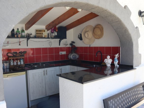4 Bedroom 3 Bathroom Villa in Orba - Caza De Casa