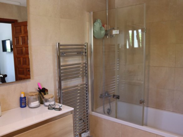 4 Bedroom 3 Bathroom Villa in Orba - Caza De Casa