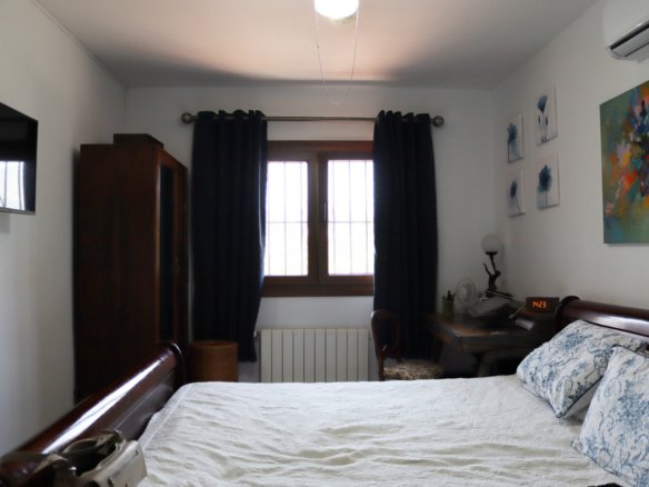4 Bedroom 3 Bathroom Villa in Orba - Caza De Casa