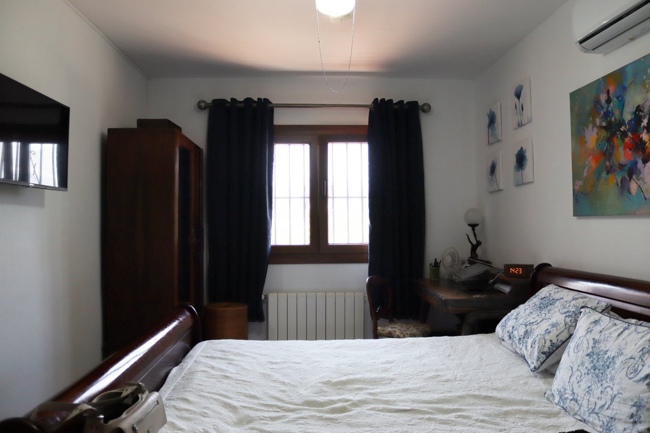 4 Bedroom 3 Bathroom Villa in Orba - Caza De Casa