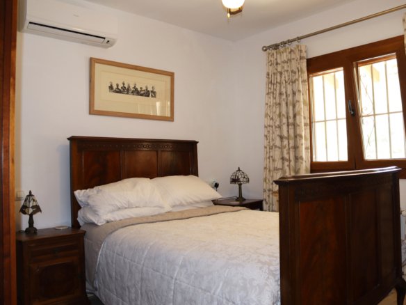 4 Bedroom 3 Bathroom Villa in Orba - Caza De Casa