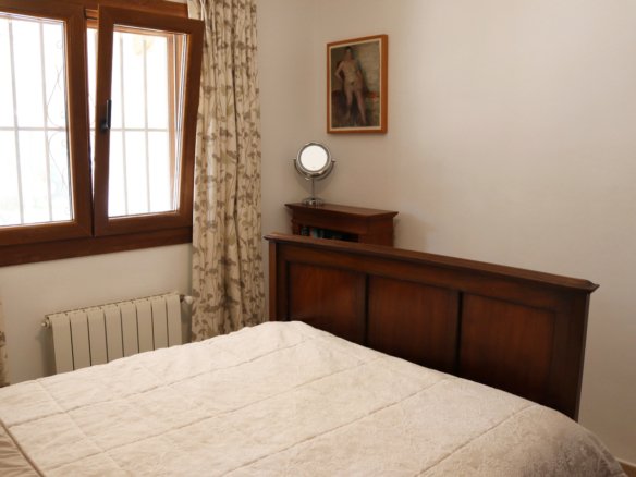 4 Bedroom 3 Bathroom Villa in Orba - Caza De Casa