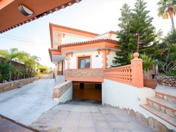 4 Bedroom 6 Bathroom villa in Calpe - Caza De Casa