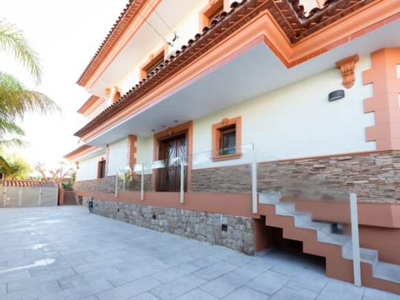 4 Bedroom 6 Bathroom villa in Calpe - Caza De Casa