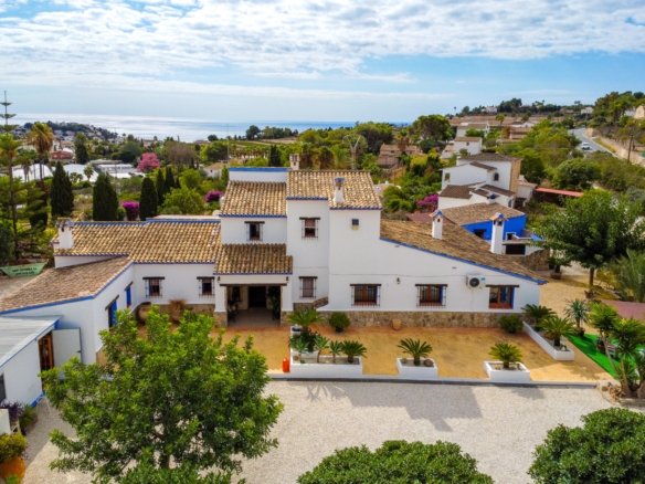 9 Bedroom 8 Bathroom finca in Benissa - Caza De Casa