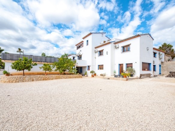 9 Bedroom 8 Bathroom finca in Benissa - Caza De Casa